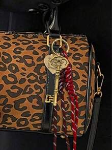 Bronze Key Bag Pendant, Retro Pendant Exquisite Key And Heart-Shaped Pendant, Mobile Phone Decorative Accessories, Wine Red Braided Rope, Brown Lanyard Accessories, Cool Style Bag Pendant, Retro And Gorgeous Style, Bag Decoration Keychain, Suitable For Women's Birthday, Valentine's Day, Teacher's Day, Couple Bag Accessories,