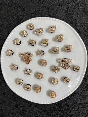 26 件花园鞋饰（珍珠蝴蝶结、星星、心形等） - 易于安装的可拆卸 DIY 配件，适用于定制玛丽珍鞋、木屐、凉鞋和沙滩包 - 节日派对和特殊场合的完美礼物