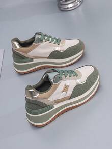 Chaussures de sport extérieur pour femmes, chaussures de course à lacets en maille respirante. Convient pour le mariage, le bureau, le port casual en toutes saisons. Disponible en rose, kaki, noir, gris argent - Vert - Voir 7