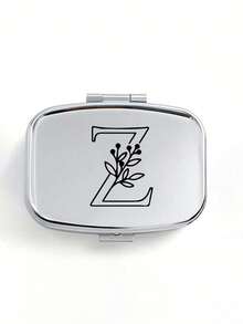 Cutie de pastile pătrată cu model floral negru, 2 compartimente portabile pentru pastile, mini cutie de depozitare metalică, cutie portabilă pentru bijuterii și pastile, cadou creativ personalizat cu identificare a numelui, potrivită pentru călătorii, activități în aer liber, genți, buzunare, utilizată pentru cadouri de nuntă, cadouri și decorațiuni pentru recepție, cutie de depozitare decorativă pentru călătorii cu design unic (litere inițiale A-Z), organizator de medicamente pentru călătorii în aer liber, articole esențiale, trusă de prim ajutor