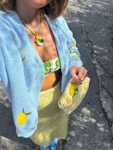 Plus-Size Women's Fall And Winter Fashionable V-Neck Long-Sleeve Knitted Cardigan, With Mango Jacquard Color-Blocking Design, Ideal For Sweet And Casual Daily Wear And School Outfits.