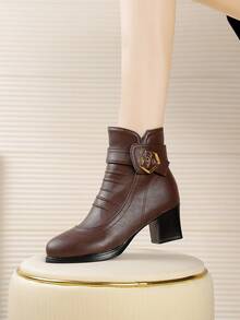 Cizme la modă pentru femei cu cataramă metalică, cizme din piele cu toc înalt și toc gros, maro, cu tijă scurtă, versatile, cu fermoar lateral antiderapant, toamnă/iarnă