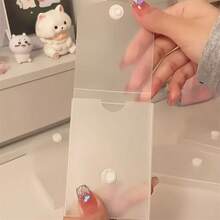 2 pièces/1 pièce Boîte de rangement pour autocollants de bureau givré, couvercle transparent à coins arrondis, placement horizontal et vertical polyvalent, organisateur de bureau et de maison minimaliste chic, solution de rangement multifonctionnelle pour cartes, autocollants, photos et petits essentiels, parfait pour la rentrée scolaire, les cadeaux d'automne et de vacances, accessoire de bureau esthétique et pratique, design à vue dégagée.