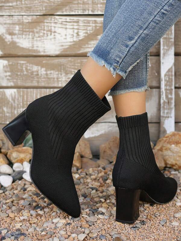 بوت جوارب مريحة وعملية للنساء ذوات الحجم الكبير، ذات أصبع مدبب وكعب عالي، بتصميم أوروبي مناسبة للخريف والشتاء
