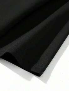 Short Sleeve T-Shirt Featuring A Crow Graphic And The Text "F-CAW-F" - Casual Wear For Women. Crow Graphic T-Shirt - Casual Summer T-Shirt With A Bold Black Print, Perfect For Outdoor Activities And Casual Wear. Outdoor Sportswear |   Bold Graphic T-Shirt |   Comfortable Fit, Women's T-Shirt For Everyday Wear And Halloween Parties. 220g2025 - 黑色 - 查看 5