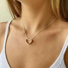 Elegant Hollow Heart Pendant Necklace Hollow Heart Choker Necklace For Women - Bạc - Xem 3