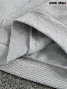 KID003-1|sudadera para niña|Sudadera con capucha Otoño/Invierno 2025|Sudadera estampada elegante para edades de 3 a 15 años|Cómodo y cálido|Enviado desde México|Temporada de regreso a clases|Halloween|Día de los Muertos|Para uso diario y regreso a clasesSudadera de color gris claro con diseños vintage que mantienen el espíritu clásico vivo, con un coche retró y frases inspiradoras como "KEEP CLASSIC ALIVE" y "Live A Modern Life", perfecta para aquellos que aman la combinación de lo antiguo y lo moderno - Gris - Ver 6