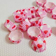 Moldes para mini cupcakes, tazas de papel pequeñas para hornear, tapetes pequeños para tartas, moldes para hornear, envoltorios desechables para cupcakes - Corazones rojos y blancos - Ver 10