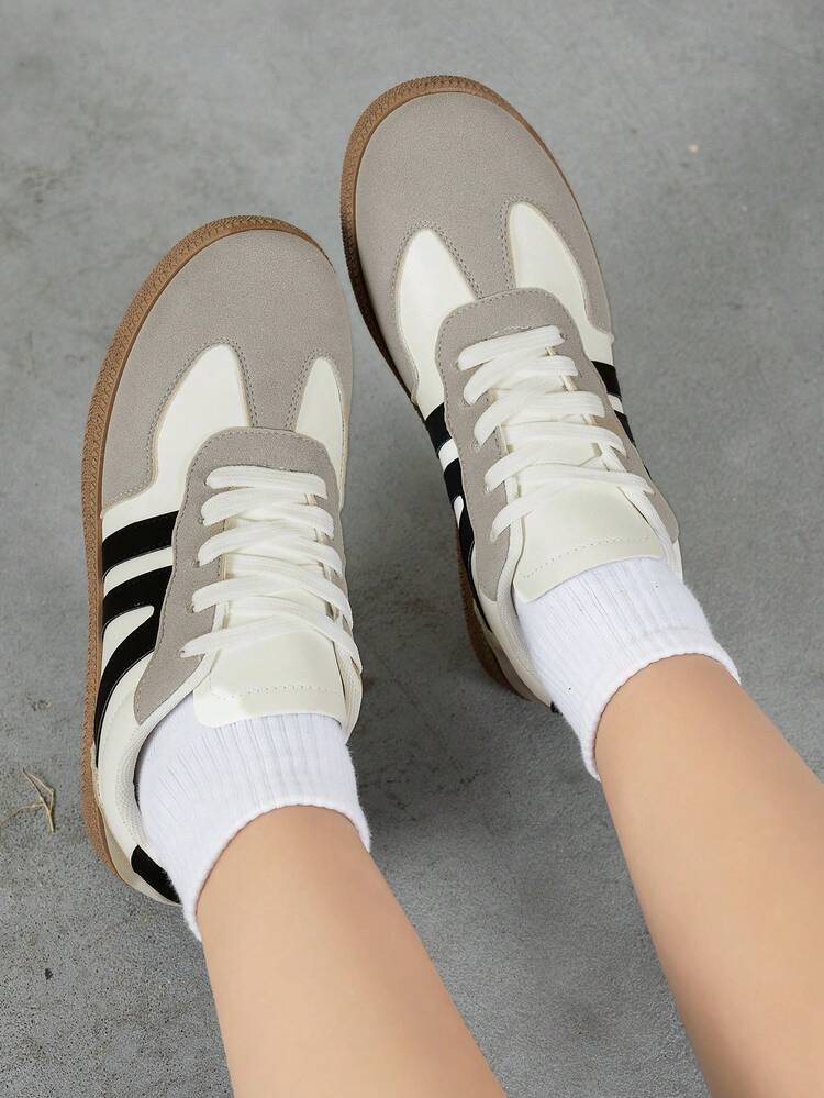 1双女士加大码休闲平底一脚蹬鞋，轻便透气户外运动鞋，拼接设计，适合春季和秋季穿着 - 黑色 - 查看 9