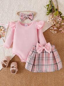 Conjunto elegante y dulce de 3 piezas para niña bebé: Mono con volantes en rosa, falda a cuadros rosas con decoración de lazo, y diadema con lazo