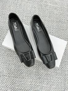 Bailarinas de unicolor elegantes y de moda para la oficina y el transporte