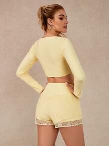 NcmRyu 1 Set Completo Sportivo Donna in Colore Tinta Unita con Inserti in Pizzo, Manica Lunga e Pantaloncini Corti, Adatto per Uso Quotidiano e Casual