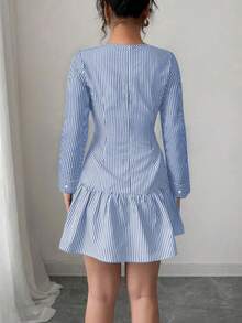 女式蓝白条纹圆领长袖荷叶边迷你连衣裙，轻盈休闲优雅秋季连衣裙，适合约会、返校、音乐节、派对、感恩节
