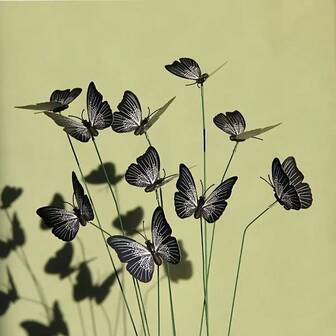 10 قطعة ديكور فراشات ملونة مقلدة مضادة للماء مكون من زخرفة PVC ديكور فني زخرفي، للتثبيت على الأرض للحديقة الخارجية، لتزين حفلات الزفاف، ترتيبات المكتب