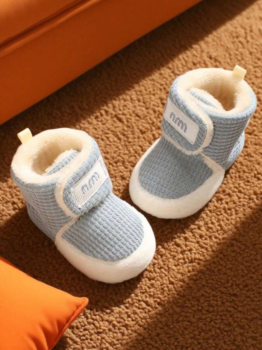 Nuevas zapatillas de invierno y otoño con terciopelo añadido y grosor grueso, zapatos para caminar de bebé