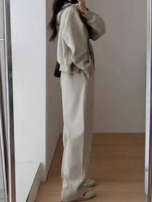 Conjunto deportivo informal con sudadera con capucha para mujer. Estilo Hong Kong a la moda. Pantalones anchos que estilizan y rejuvenecen. Conjunto de dos piezas con capucha para correr - Caqui - Ver 3