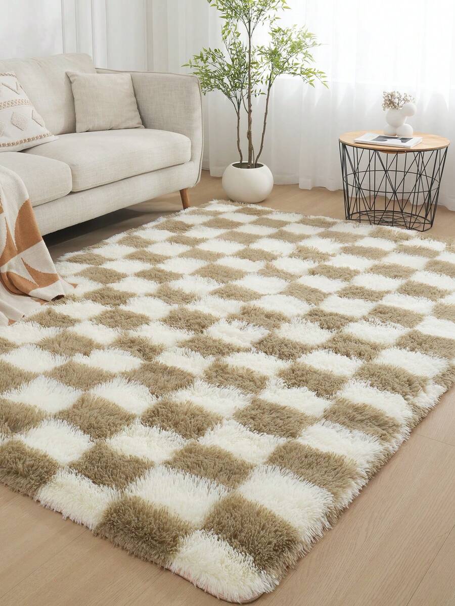 1 件格子图案长毛绒地毯，适用于客厅、卧室等场所。柔软蓬松，亲肤舒适，可机洗，易于清洁。