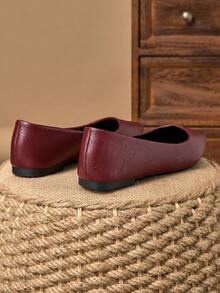 MonaNise 女士尖头时尚低帮平底鞋，户外休闲装，秋季，紫色，香槟色高端，红色百搭，黄色，黑色舒适一脚蹬鞋 - 酒紅色 - 查看 7