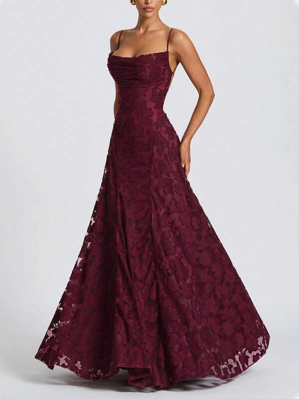 Vestido de cóctel elegante de mujer de unicolor con espalda descubierta y lazo