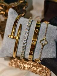 4 Stücke Luxus Edelstahl Strass Kleeblatt & Stern Armreif Set, vintage eleganter Schmuck für Frauen, geeignet für den täglichen Gebrauch, als Geschenk, für Partys, modisches Weihnachtsgeschenk