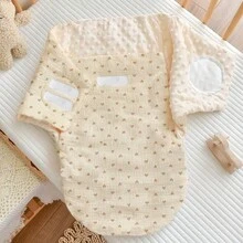 1 Stück super weiches Baby Pucktuch, Neugeborenen Anti-Erschrecken Schmetterling Pucktuch, 3D gepunktete Plüschdecke, dicke Schlafanzug Strampeldecke für Herbst/Winter, tolles Weihnachts-, Halloween-, Neujahrsgeschenk für Babys