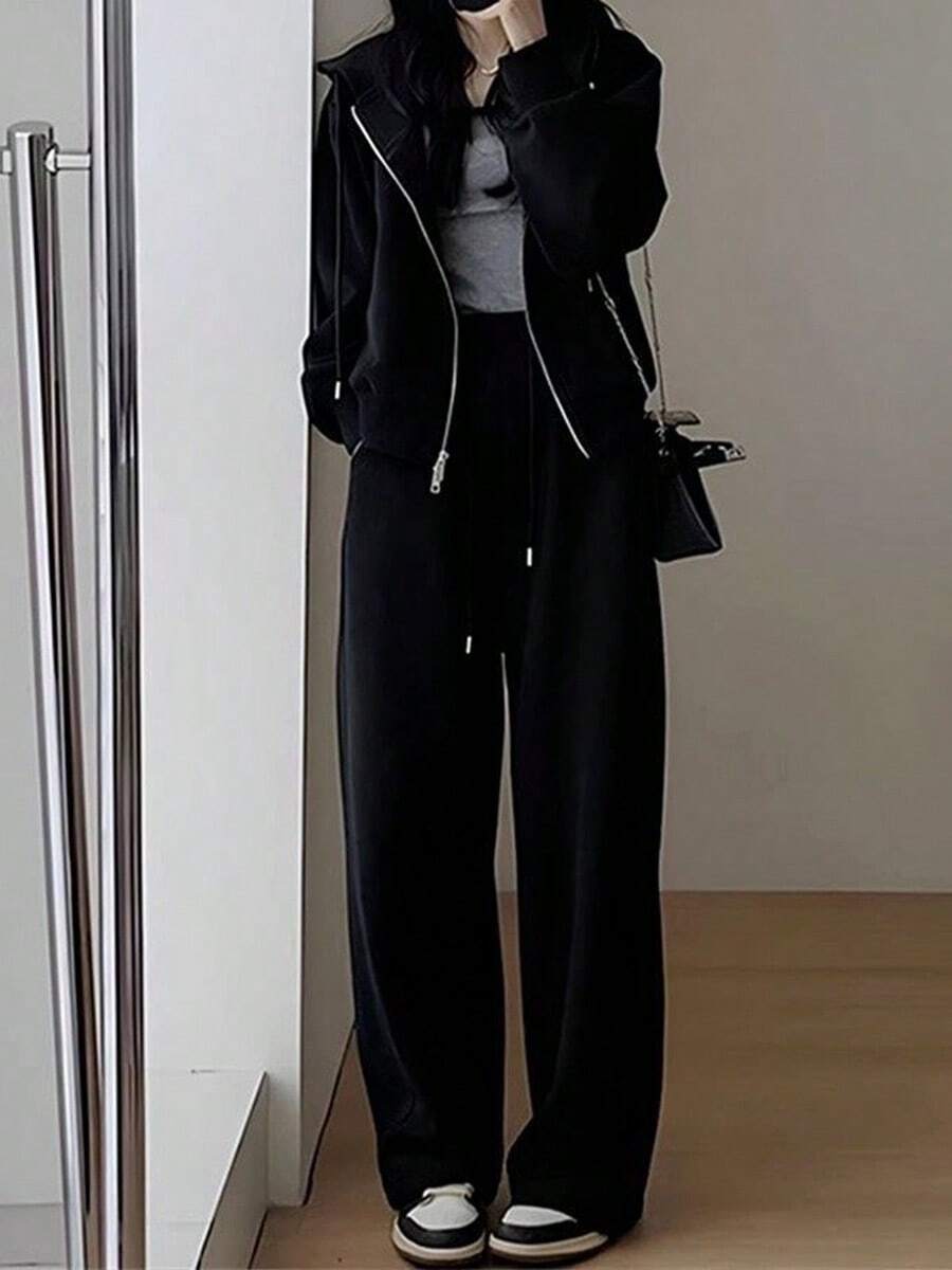 Conjunto deportivo informal con sudadera con capucha para mujer. Estilo Hong Kong a la moda. Pantalones anchos que estilizan y rejuvenecen. Conjunto de dos piezas con capucha para correr - Negro - Ver 1