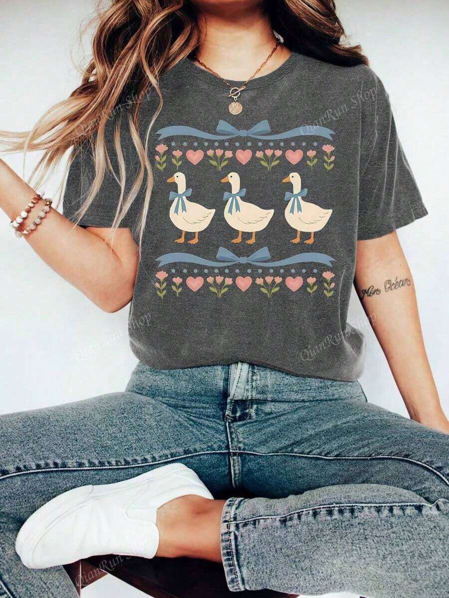 Women's Vintage Washed Distressed Printed T-Shirt-Women's Summer Retro 80's Goose Graphic Print Round Neck Short Sleeve Simple Casual Daily T-Shirt Top, Fun Blue Ribbon Goose Women's Top, Retro Goose Women's Summer Clothing, Cute Farm Animal Summer Top-Letter Print Round Neck 90S Street Style Women's Tops - 深灰色 - 查看 1