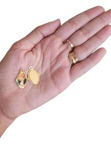 Kit 100 Medalha Mãe Rainha 2cm Resinada Dourada - Dourado - Visão 3