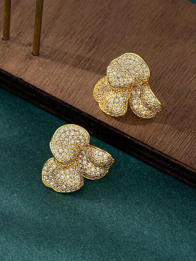 1 对铜和 14K 方晶锆石几何花卉耳钉（女士）