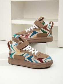 1 par de tênis infantil de cano médio, design com padrão geométrico, respirável e confortável para corrida casual em ambientes internos/externos, fácil de calçar com fecho de , leve e antiderrapante, calçado esportivo unissex da moda - Caqui - Ver 3