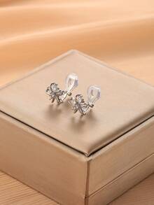 1 对时尚新款锆石镂空铜耳环，女士夹式耳环，采用高端蚊香设计，适合日常佩戴和节日礼物