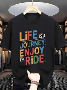 Camiseta gráfica casual de verano para hombres - Impresión "La vida es un viaje, disfruta el recorrido", cuello redondo, manga corta, ajuste regular, tallas para adultos - Negro - Ver 1