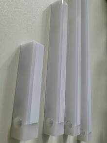 1 pieza Tira de luz LED USB de 10/20/30/50 cm con sensor de movimiento - Adecuada para gabinetes, armarios y pasillos, Tira de luz LED con sensor de movimiento inalámbrico para debajo del gabinete, recargable. Luz LED inteligente con sensor PIR magnético Tira larga inalámbrica Luz nocturna para dormitorio, armario, gabinete, gabinete de vino, emergencia, portátil - Blanco - Ver 12