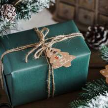 48 etiquetas, 50 piezas de cordel, 4 diseños diferentes, accesorios de decoración navideña, etiquetas de papel kraft grueso, adornos para el árbol de Navidad, etiquetas de regalo, cajas de regalo, tarjetas de accesorios, con cuerda, suministros para fiestas navideñas, regalos de Navidad