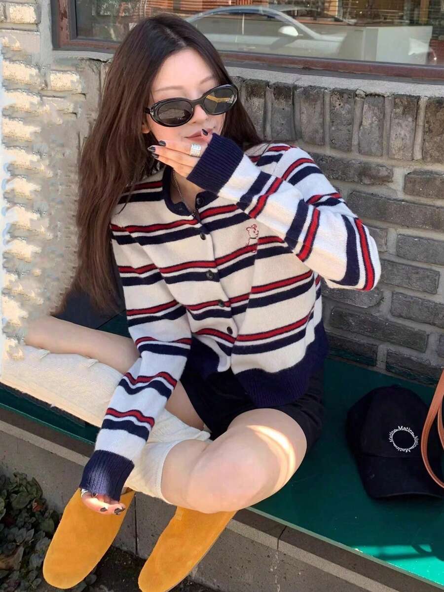 Cute Bulldog Graphic Striped Knit Cardigan, Round Neck, Long Sleeve, Spring (Stripe Pattern Random)