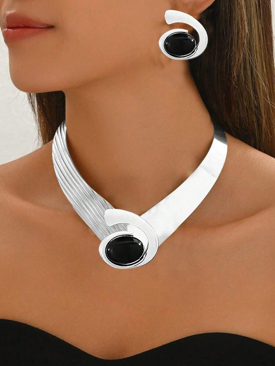 3pcs/Set Geometric Metal Exaggerated Gold Choker Necklace & Earrings Set