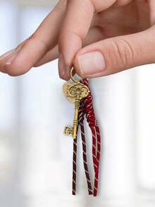 Bronze Key Bag Pendant, Retro Pendant Exquisite Key And Heart-Shaped Pendant, Mobile Phone Decorative Accessories, Wine Red Braided Rope, Brown Lanyard Accessories, Cool Style Bag Pendant, Retro And Gorgeous Style, Bag Decoration Keychain, Suitable For Women's Birthday, Valentine's Day, Teacher's Day, Couple Bag Accessories,