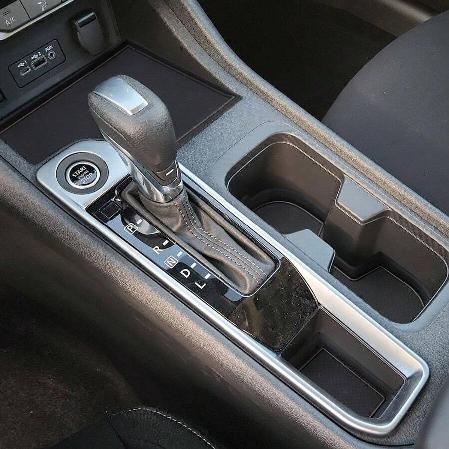 - Alfombrillas de consola central para Sentra Accesorios 2020 - 2024 para portavasos de vehculo, forro de consola central, forro de bolsillo para puerta, interior personalizado de primera - Negro + 13 piezas/juego - Ver 1