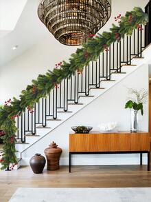 1/3 szt., 180 cm/70,86 cala, sztuczny świąteczny wianek kwiatowy z czerwonymi jagodami, luksusowa sztuczna girlanda sosnowa, dekoracja do domu, salonu, wnętrz, krajobrazu, świąt, pokoju, domu, biura, imprezy, świąt Bożego Narodzenia, na stół - Zielony - Zobacz 4