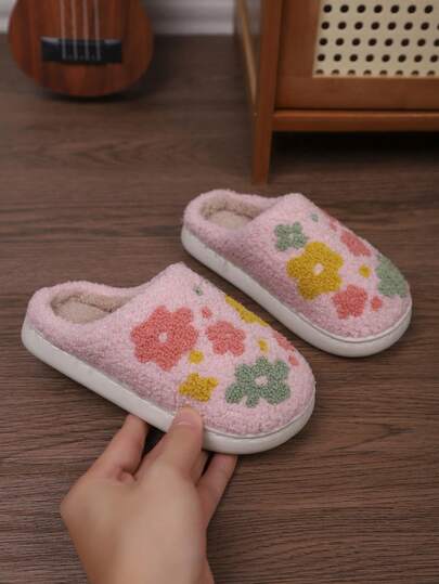 1双儿童冬季时尚拖鞋，加厚保暖，款式可爱，圣诞卡通图案，男女童均适用，适合幼儿室内/室外穿着