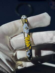 Brazalete con bisagra de tono dorado decorado con esmalte de hoja de loto y vaina de loto de colores vintage, regalo creativo para el Día de la Madre o cumpleaños - Joyería de mujer de moda en rosa, verde, azul (debido al esmalte, el color puede variar bajo diferentes iluminaciones)