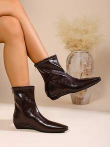 Women's Pointed Toe Solid Color Western Style Zipper Back Flat Asymmetric Heel Ankle Boots, Suitable For Commuting And Outings - Brown - View 4