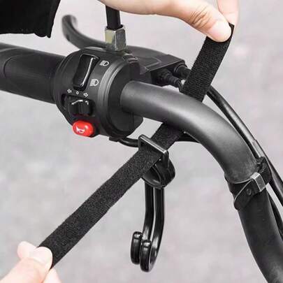 Gancho colgante multiusos, universal, adecuado para vehículos eléctricos, motocicletas, bicicletas, automóviles, cochecitos. No se requiere perforación. Solución de almacenamiento práctica, duradera y de uso pesado. Accesorio organizador portátil y conveniente de fácil instalación. Esencial cotidiano para el hogar, el jardín, el garaje, al aire interior. Diseño versátil, compacto y ligero. Regalo perfecto.