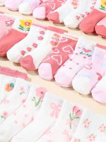 5er Pack Baby Mädchen und Kleinkind Socken mit süßen Cartoon Tieren - Schmetterlinge, Hasen, Herzen & Blumen. Lustige, einzigartige Muster, hautfreundlich und weich. Vielseitige Kniestrümpfe für den täglichen Gebrauch, Festivalgeschenke, Reisen. Farben und Stile werden zufällig versendet