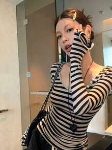 休闲蕾丝拼接T恤，女士条纹V领上衣，春夏款 - 杏色 - 查看 2