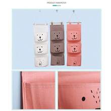 1 pieza Bolsa de almacenamiento de algodón y lino de estilo aleatorio montada en la pared, bolsa colgante de tela, dispositivo colgante montado en la pared, bolsillo colgante de varias capas, bolsa de almacenamiento montada en la pared. Puede contener herramientas, artículos pequeños, objetos planos, etc. Adecuado para la sala de estar, la cocina, el baño, el campamento al aire libre, etc. Disponible en varios colores. Almacenamiento sencillo, fácil categorización.