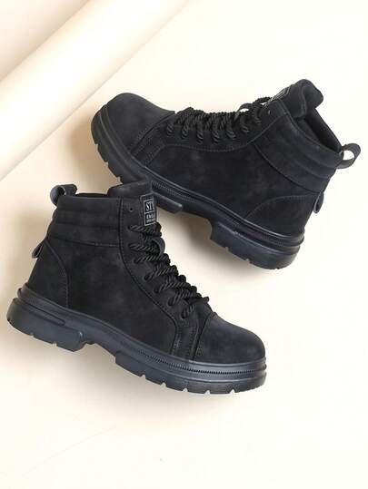 2025 Nuovi stivali alla caviglia da uomo per esterni, in camoscio, casual e confortevoli, stivali di moda a tinta unita, adatti per autunno/inverno, tutto l'anno, antiscivolo, punta tonda, stile retrò, con lacci, scarpe da uomo, scarpe sportive da uomo