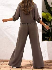 Conjunto de salón de talla grande para mujer con textura arrugada, top corto y pantalón de pierna ancha en marrón oscuro para otoño e invierno, atuendo casual para Acción de Gracias y Navidad, ropa de estar cómoda para el hogar y días festivos