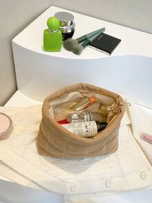 Sac cosmétique matelassé à carreaux polyvalent et , embrayage décontracté en suède velours mat, petit sac rembourré de duvet chaud, accessoires de voyage automne/hiver pour les vacances. Sac de maquillage, organisateur de maquillage, sac de voyage pour femmes