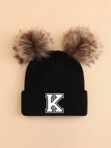 1 pieza Gorro de punto personalizado con letra A-Z para niños, gorro de punto suave y cómodo con doble pompón, adecuado para otoño/invierno, vuelta al colegio, cálido y a prueba de viento para niños y niñas